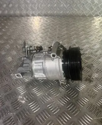 Volvo XC60 Air conditioning (A/C) compressor (pump) 31497908