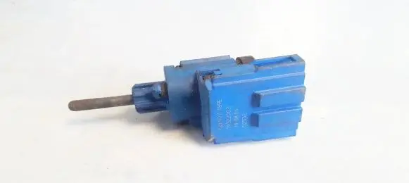 Volkswagen PASSAT B5 Brake pedal sensor switch 1j0927189e 19322002