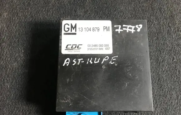 Opel Astra H Suspension control unit/module 13104879