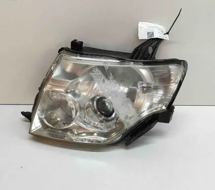 Mitsubishi Pajero Headlight/headlamp 8301A893