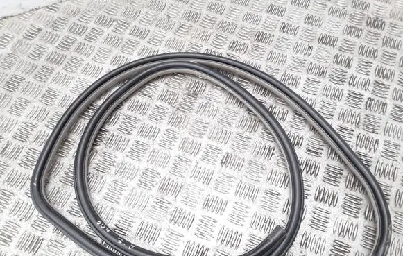 Honda Legend III KA9 Rubber seal rear door 