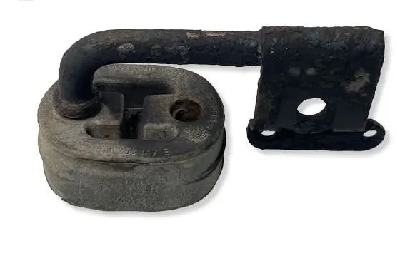 Volkswagen Caddy Muffler mount bracket/holder 8D0253147E