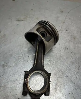 BMW 7 E32 Piston with connecting rod 11251276701 346kb