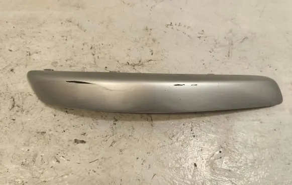 Front bumper splitter molding