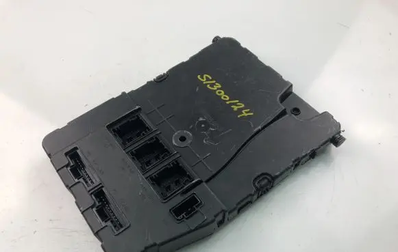 Renault Megane II Central body control module 8200412548