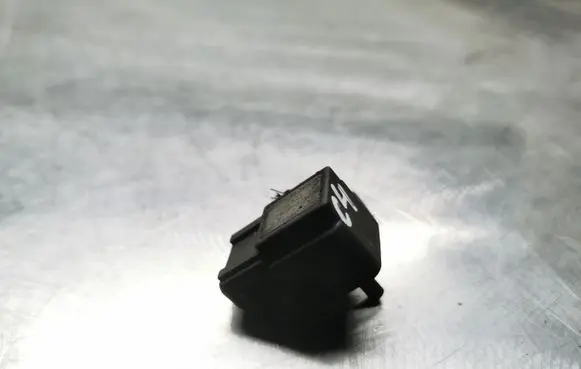 Audi A6 S6 C4 4A Air pressure sensor 046130385A