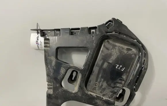 BMW 2 F22 F23 Rear bumper mounting bracket 7285533