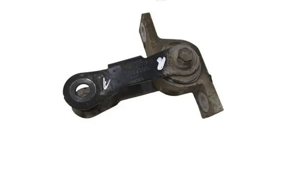 Volvo XC90 Engine mount bracket 30723915