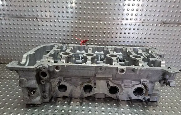 Peugeot 207 Engine head S27635682 V753354980N