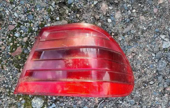 Mercedes-Benz E W210 Rear/tail lights 197042R