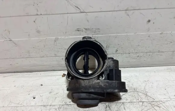 Volkswagen Touran I Throttle valve 03G128063Q