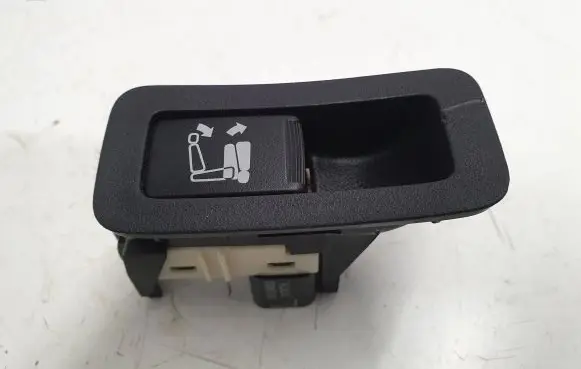 Mitsubishi Outlander Seat control switch 8610A051