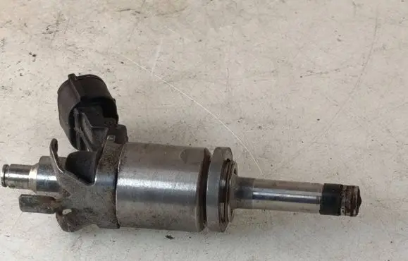 Fuel injector