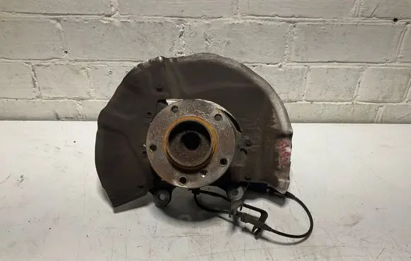 BMW 5 E60 E61 Front wheel hub 6760953