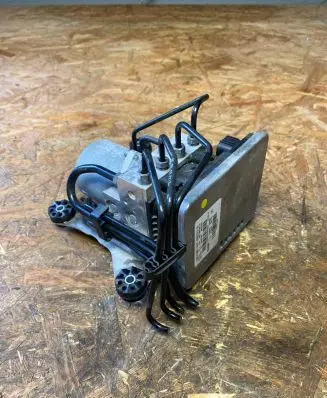BMW 5 G30 G31 ABS Pump 6892279