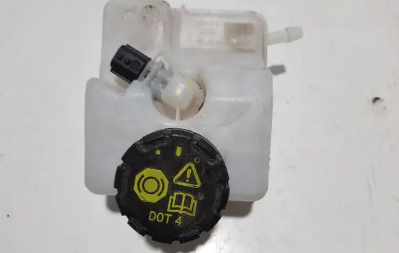 Renault Twingo III Brake fluid reservoir 460914024R
