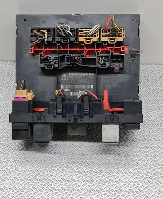 Audi A3 S3 8P Comfort/convenience module 8P0907279 F005V00218 H29S0501