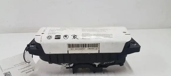 Volkswagen Golf VI Passenger airbag 608104402A