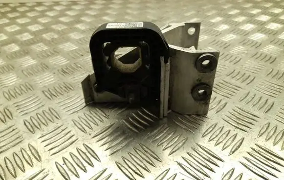 BMW 5 G60 Engine mounting bracket 9463974