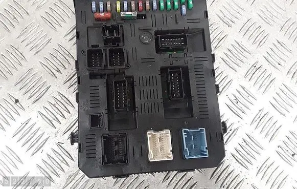 Citroen C4 I Fuse module 9661940480