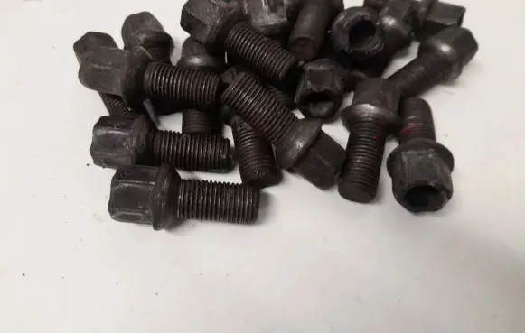 Nuts/bolts