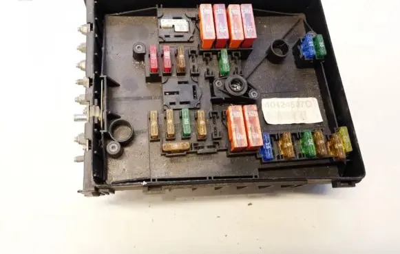 Volkswagen Golf VI Fuse box set 1k0937125