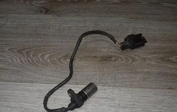 Volvo V70 Crankshaft position sensor 0296000650 1275599