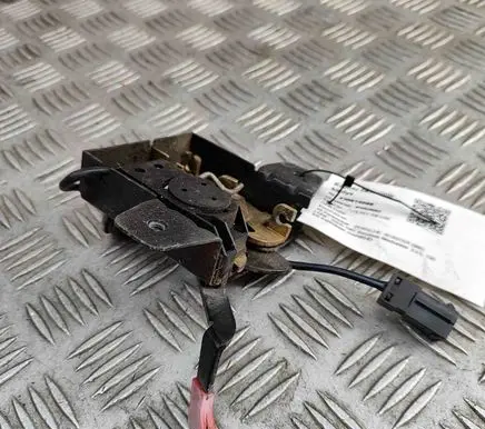 Porsche Boxster 986 Engine bonnet/hood lock/latch loop/hook 99651105301