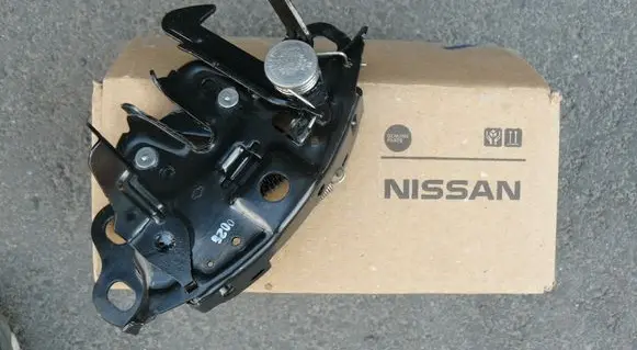 Nissan X-Trail T32 Engine bonnet/hood lock/catch 656014BA0A