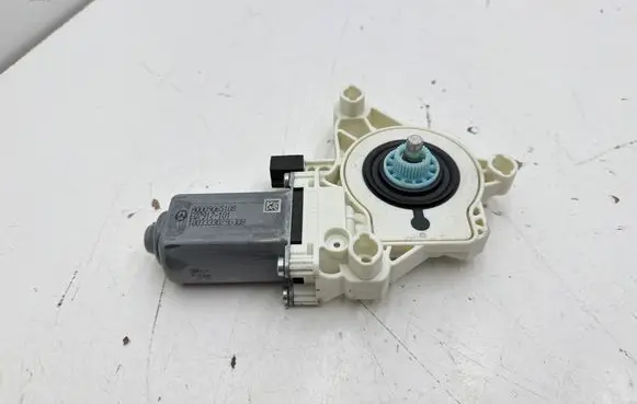 Mercedes-Benz C W206 Rear door window regulator motor A0009065108
