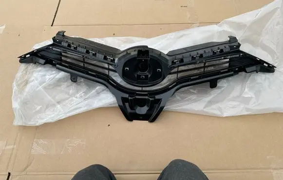 Toyota Auris E180 Front grill 5310002880