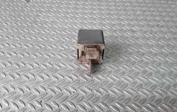 Mercedes-Benz Vito Viano W638 Other relay 00351070