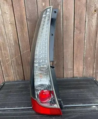 Mitsubishi Grandis Rear/tail lights 22087642