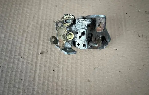 Mercedes-Benz Vito Viano W638 Loading door lock A6387430135