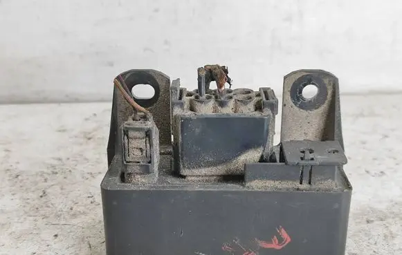 Mercedes-Benz C W203 Glow plug pre-heat relay