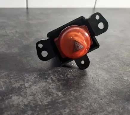 Nissan Almera Tino Hazard light switch 06016 S771 91090