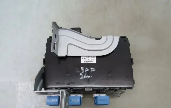 Nissan Leaf II (ZE1) Comfort/convenience module 284B15SJ2B
