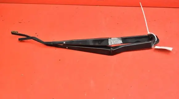 Front wiper blade arm