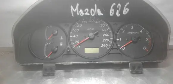 Mazda 626 Speedometer (instrument cluster) GG3DA
