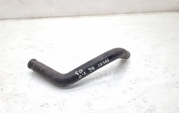 Volkswagen PASSAT B6 Engine coolant pipe/hose