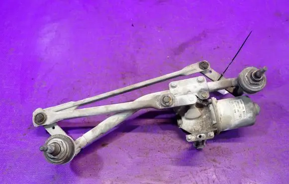 Ford Fusion Front wiper linkage and motor 2S6T17B571AC