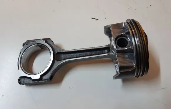 Ford Mustang VI Piston with connecting rod ML3E6205CA