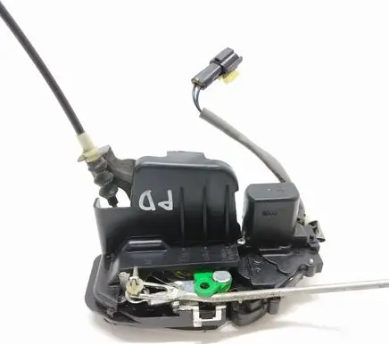 KIA Sorento Front door lock A045246