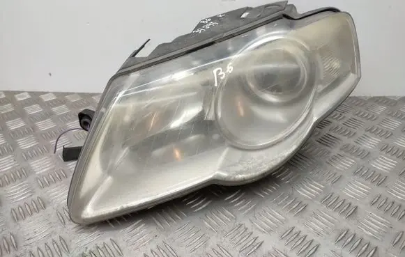 Volkswagen PASSAT B6 Headlight/headlamp