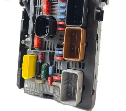 Peugeot 308 Fuse box set 9675878480 R05