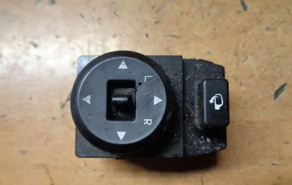 KIA Sorento Wing mirror switch 202008898