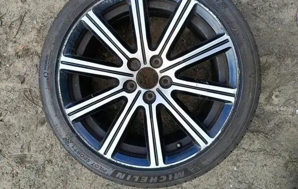 Volvo S60 R18 alloy rim 31400830