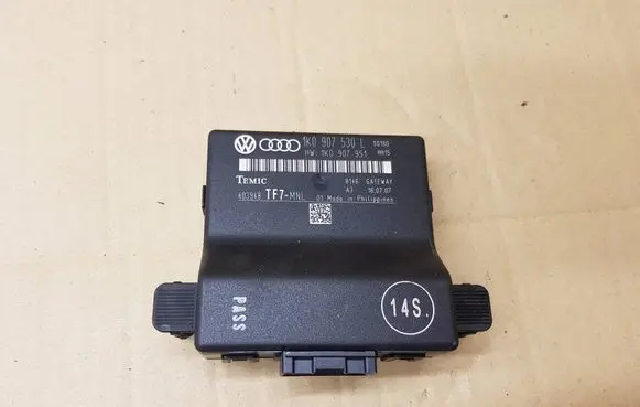Audi A3 S3 A3 Sportback 8P Gateway control module 1K0907530L 1K0907951