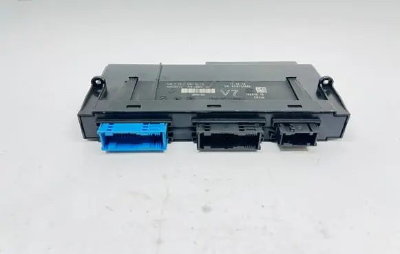 BMW 3 E90 E91 Central body control module 106818 B6992418 6116250086