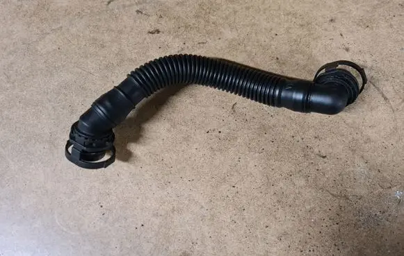 Volkswagen PASSAT CC Breather/breather pipe/hose 03L103493AE